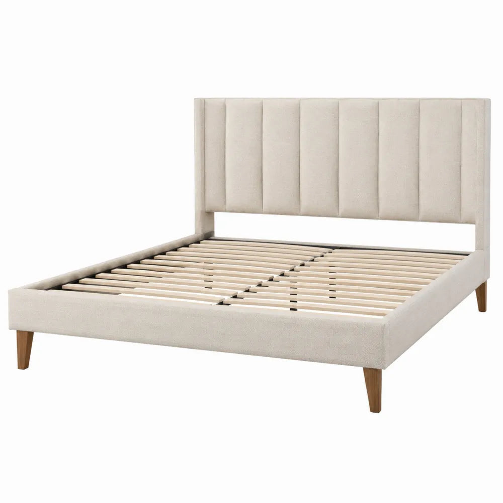 Letto matrimoniale in legno con testiera imbottita beige