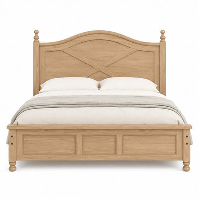 Letto matrimoniale in legno di quercia con cuscini